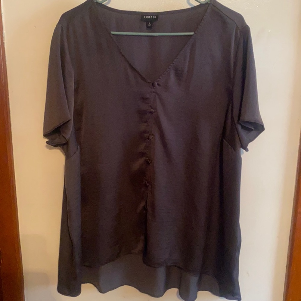 Torrid gray silky top with button detail